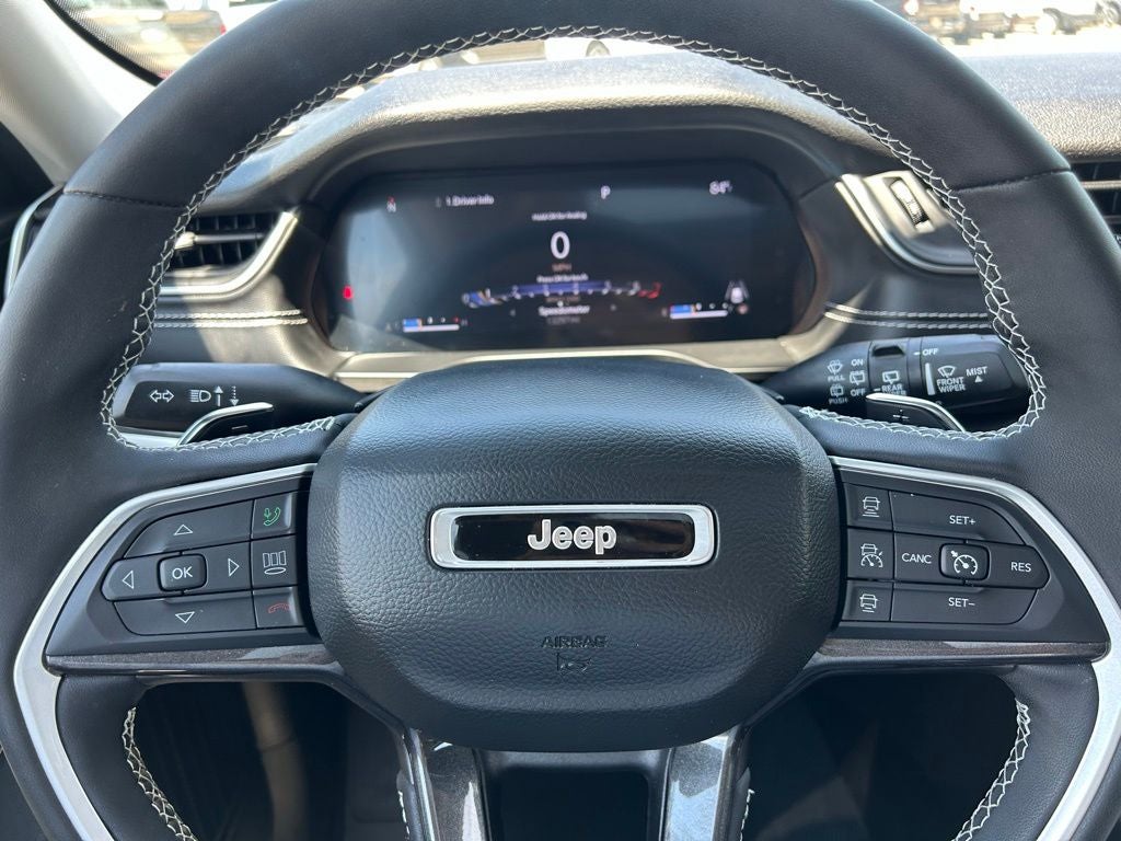 2023 Jeep Grand Cherokee Laredo