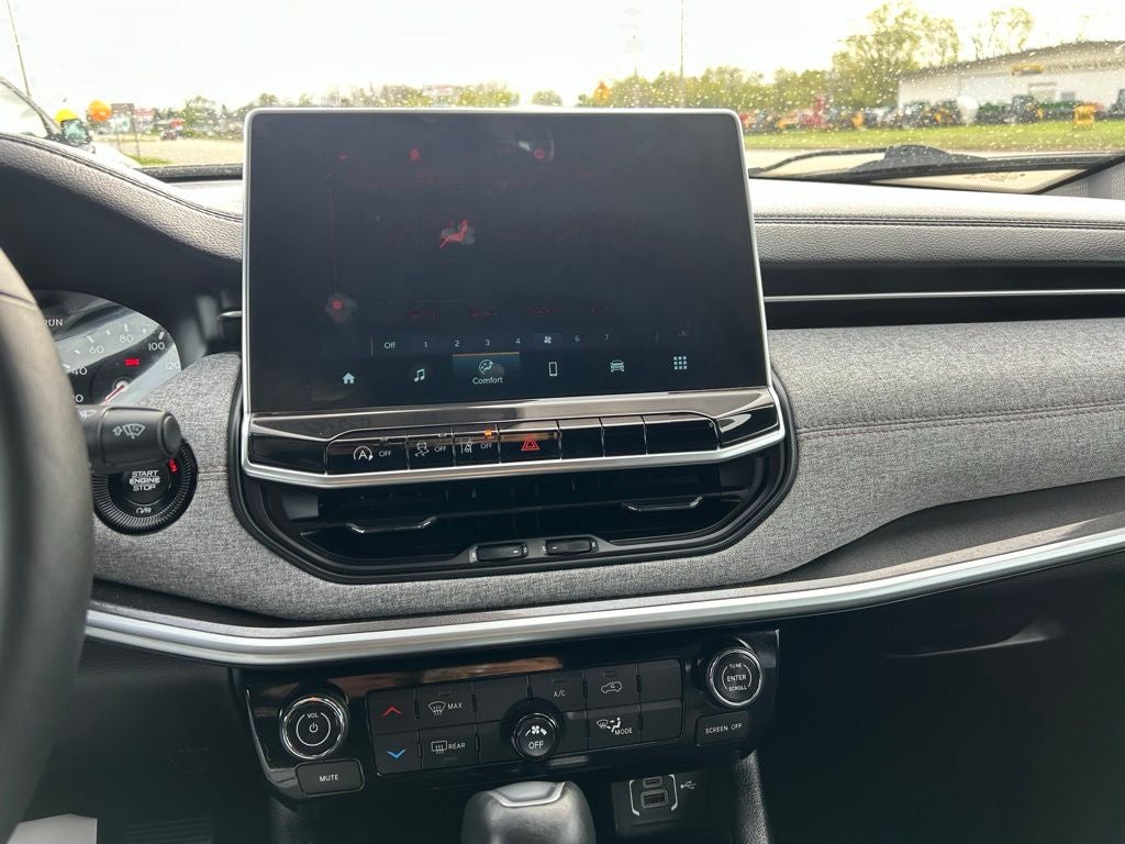 2023 Jeep Compass Latitude Lux